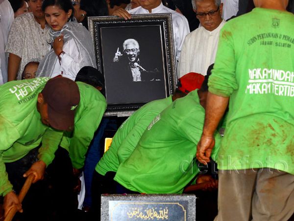 Adnan Buyung Nasution Dimakamkan