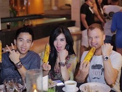 Syahrini Ngaku Rencana Rekaman Bareng Dash Berlin di LA, Tapi Batal
