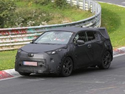 Versi Produksi Pesaing HR-V dari Toyota Diuji di Nurburgring