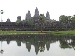 Jalan-jalan Seharian di Angkor Wat, Seru Banget!