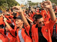 Mahasiswa Demo Tuntut Penuntasan Kasus HAM