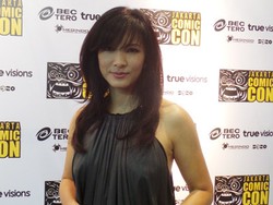 Cerita Tangan Kasar Si Cantik Bintang X-Men 2 Kelly Hu
