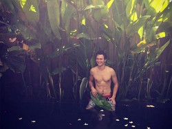 Girls! Ansel Elgort The Fault in Our Stars Sedang Berkunjung ke Bali