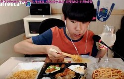 Hanya Unggah Video Saat Makan, Bocah Ini Hasilkan Rp 22 Juta per Malam!