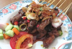 Sate Kambing Ibu Yanti: Sedapnya Sate Kambing Empuk dan Tongseng Racikan Ibu Yanti