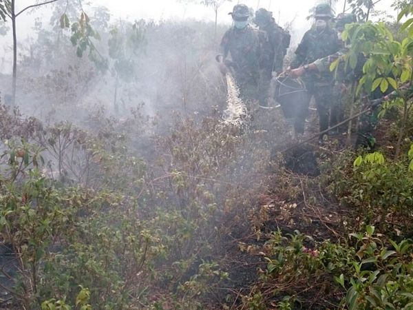 Para Raider Tempur Perdana Lawan Kebakaran Hutan