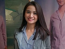 Acha Septriasa Terbang ke London untuk Film Mars