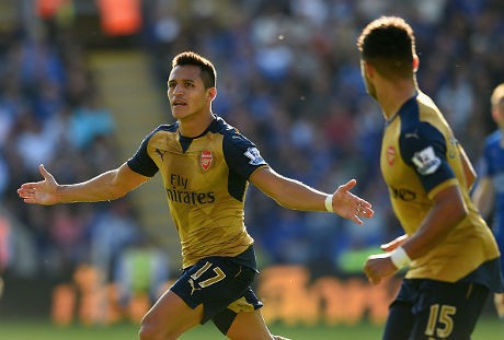 Sanchez Hat-trick, Arsenal Bungkam Leicester 5-2
