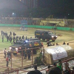 Penonton Sempat Ricuh di Laga PSM vs Mitra Kukar, Polisi Masih Berjaga