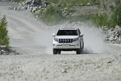 Toyota Land Cruiser Bermesin 2.800 cc, Irit Tapi Torsi Lebih Oke