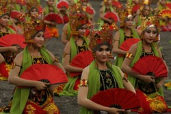 Gandrung Sewu, 1.208 Gadis Cantik Menari di Banyuwangi