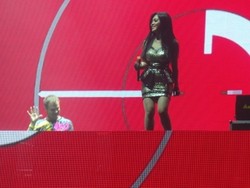 Cerita di Balik Kolaborasi Spesial Syahrini dan Dash Berlin di Invasion 2015