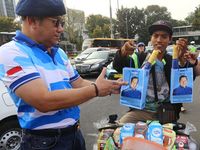 HUT Partai Demokrat Nachrowi Ramli Bagikan Bingkisan