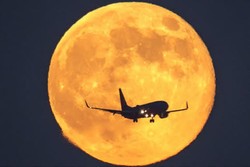 Wah! Traveler Bisa Lihat Supermoon Langsung dari Pesawat
