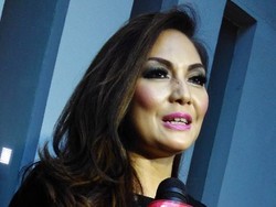 Nia Daniati Minta Farhat Abbas Jaga Omongan