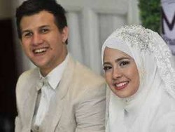 Sidang Cerai Perdana Stuart Collin dengan Risty Tagor Digelar Hari Ini