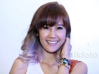 Ardina Rasti Berambut Pastel, Love It or Leave It?