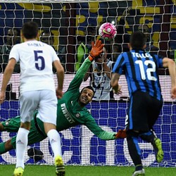 Kesalahan Handanovic yang Berbuah Pesta La Viola