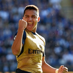 Alexis Pemain Pertama yang Bikin Hat-trick di Italia, Spanyol, dan Inggris