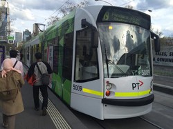 Asyiknya Keliling Melbourne Naik Trem