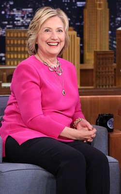 Hillary Clinton Diam-diam Lakukan Operasi Plastik di Rumah