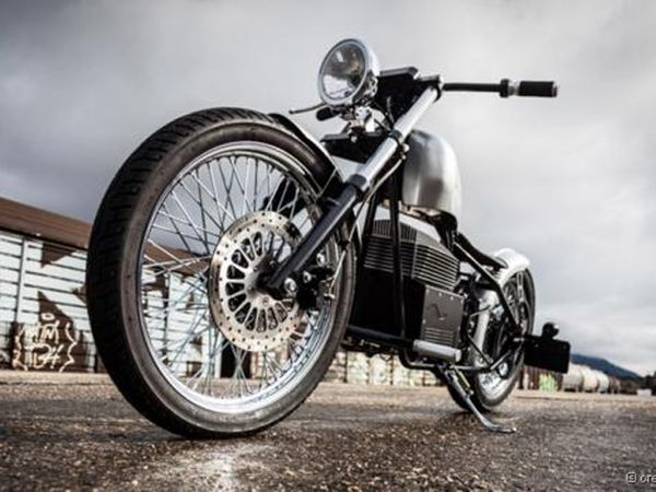 Motor Listrik Bergaya Klasik