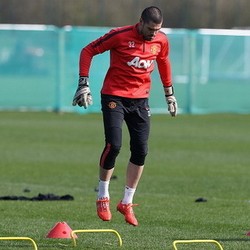 Victor Valdes yang Makin Terasing