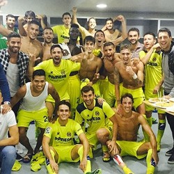 Pertama dalam Sejarah, Kapal Selam Kuning Mengapung di Puncak Klasemen