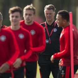 Catatan Bagus Van Gaal dan Rekor Buruk Wolfsburg di Inggris