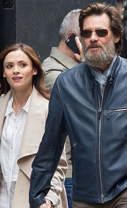 Jim Carrey Shock dan Sangat Sedih Kekasihnya Tewas Bunuh Diri