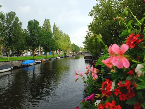 Cantiknya Kota Amsterdam di Awal Musim Gugur