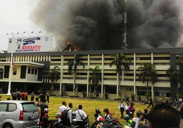 Mapolda Jateng Terbakar