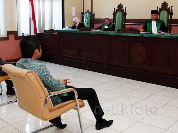 Gayus dan Istri Tak Hadir di Sidang Cerai