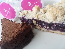 Ladies Who Bake: Lembut Manis Cherry Crumble Selezat Buatan Nenek