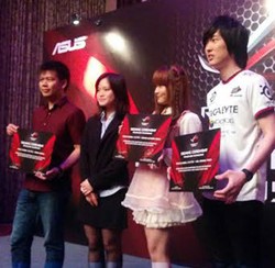Asus Gaet Gamer Cantik Hingga Kelas Kakap