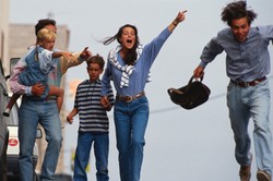 Traveling Apes: Liburan Tak Selalu Menyenangkan