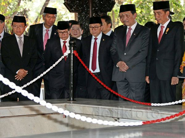 Jokowi Tinjau Sumur Lubang Buaya