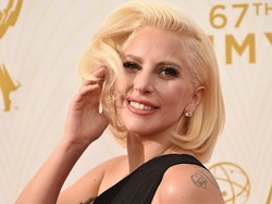 Karena Musik, Lady Gaga Diganjar Women of the Year