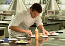 Bradley Cooper Tampil Memukau Sebagai Chef Profesional dalam Film Burnt