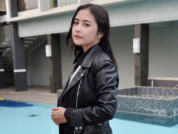 Prilly Latuconsina si Ratu Serigala