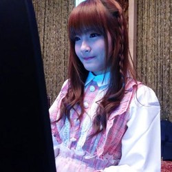 Donna Visca: Manis di Luar, Garang di Arena DoTA