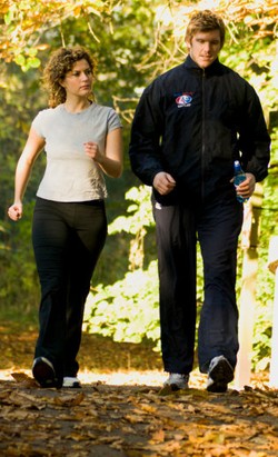 4 Teknik Jalan Kaki yang Bisa Bakar Kalori dan Turunkan Berat Badan