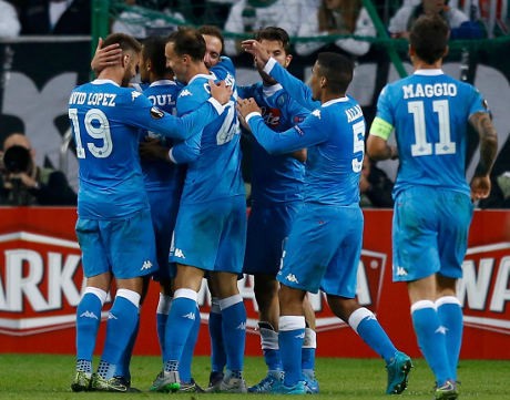 Napoli Kalahkan Legia Warsawa 2-0