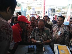Sekarang di Papua Bisa Isi Bensin Tanpa Uang Tunai