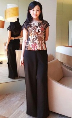 Dea Valencia, Bisnis Batik Sejak Usia 17 dengan Berdayakan Kaum Disabilitas