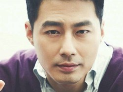 Ngeri! Fans Ini Teriak-teriak dan Memaksa Masuk Rumah Zo In Sung