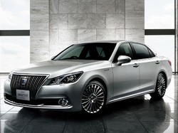 Mobil Menteri Toyota Crown Lebih Yahud Pakai Turbocharger