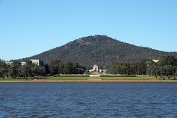 Jatuh 60 Meter dari Gunung di Australia, Turis Cilik Selamat