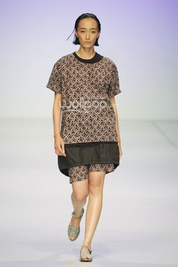 Dikritik Karena Buat Motif Batik Modern, Ini Jawaban Bai Populo Batik