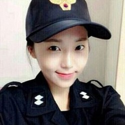 Model Cantik Jadi Polwan Hebohkan Netizen